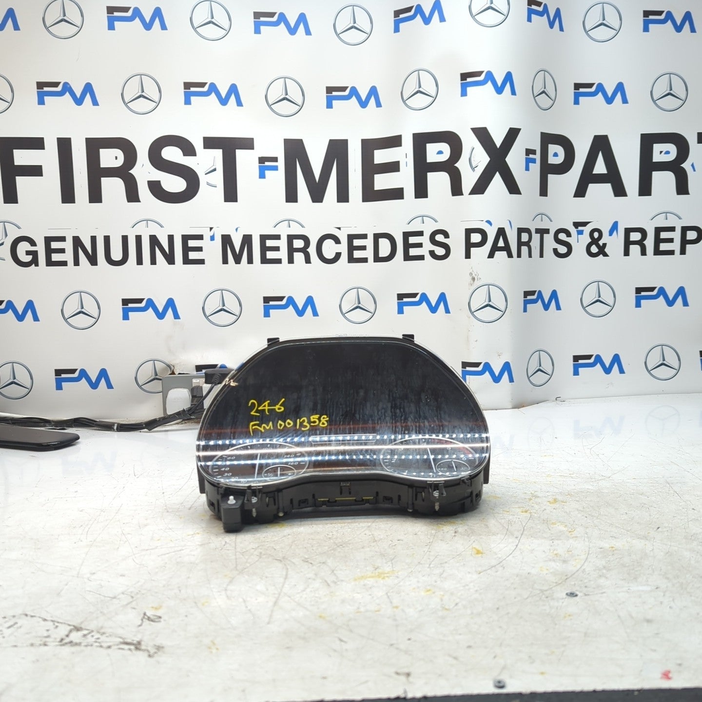 MERCEDES B-CLASS W246 SPEEDOMETER INSTRUMENT CLUSTER BLACK A2469002107 FM001358