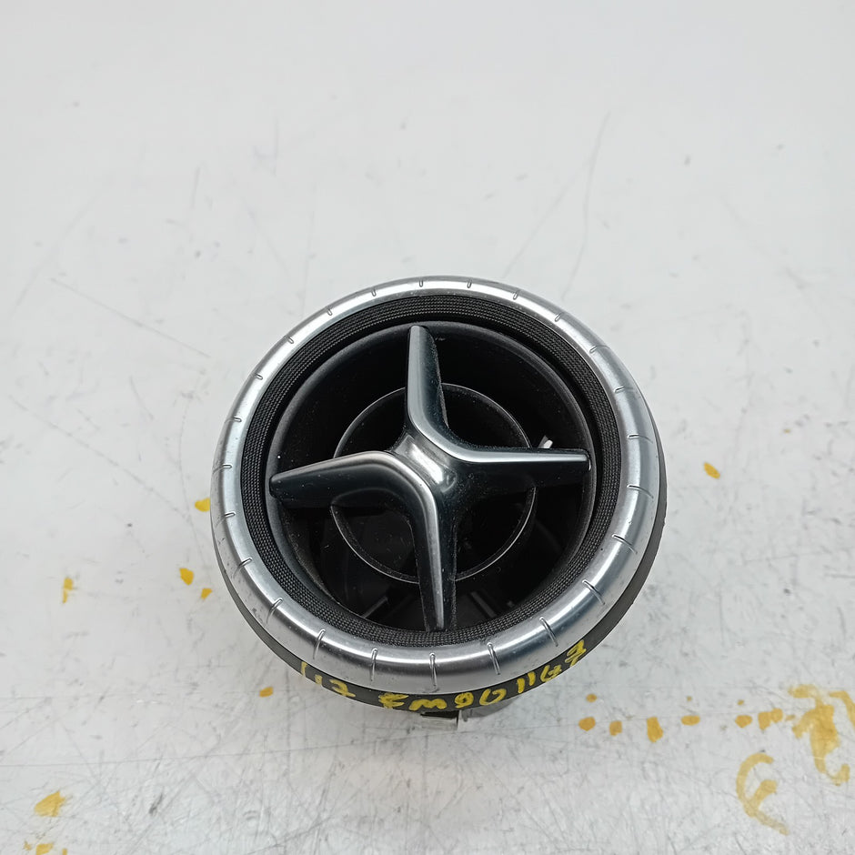 MERCEDES CLA-CLASS W117 DASHBOARD AIR VENT CENTRE SIDE 2017 A1178300354 FM001167