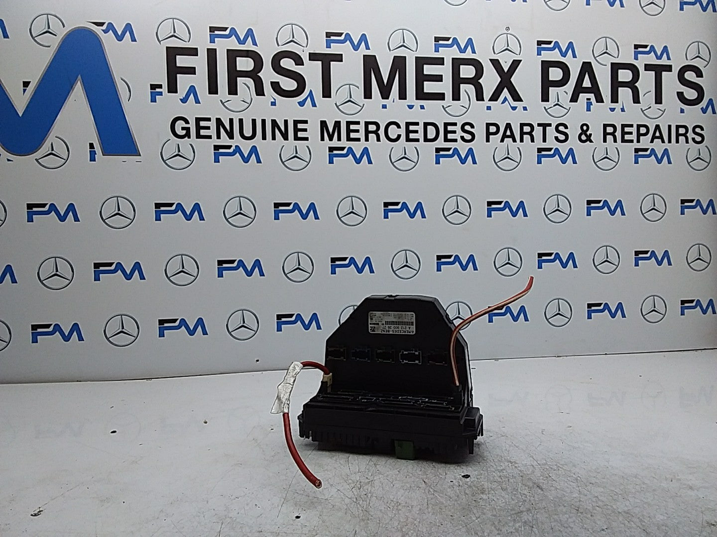 MERCEDES BENZ  E-CLASS W212  FUSE BOX A2129002627 FMR478