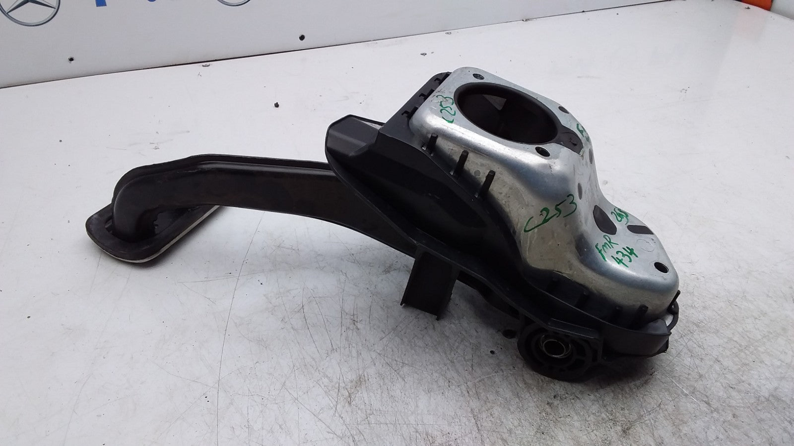 MERCEDES BENZ  C-CLASS W205 AMG BRAKE PEDAL SYSTEM A2052920107 FMR434