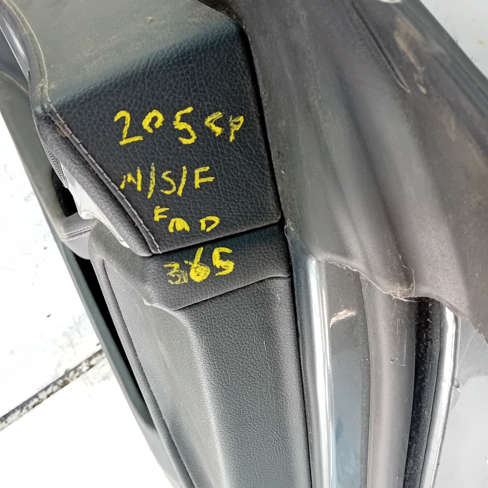 MERCEDES C-CLASS W205 CP PASSENGER FRONT DOOR NSF 2016 ON GREY COMPLETE FMD365