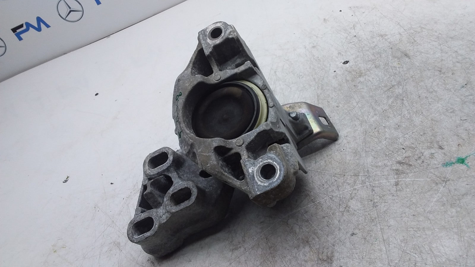 MERCEDES BENZ A-CLS W176 PETROL ENGINE MOUNT LEFT SIDE A2462400617 FMR448