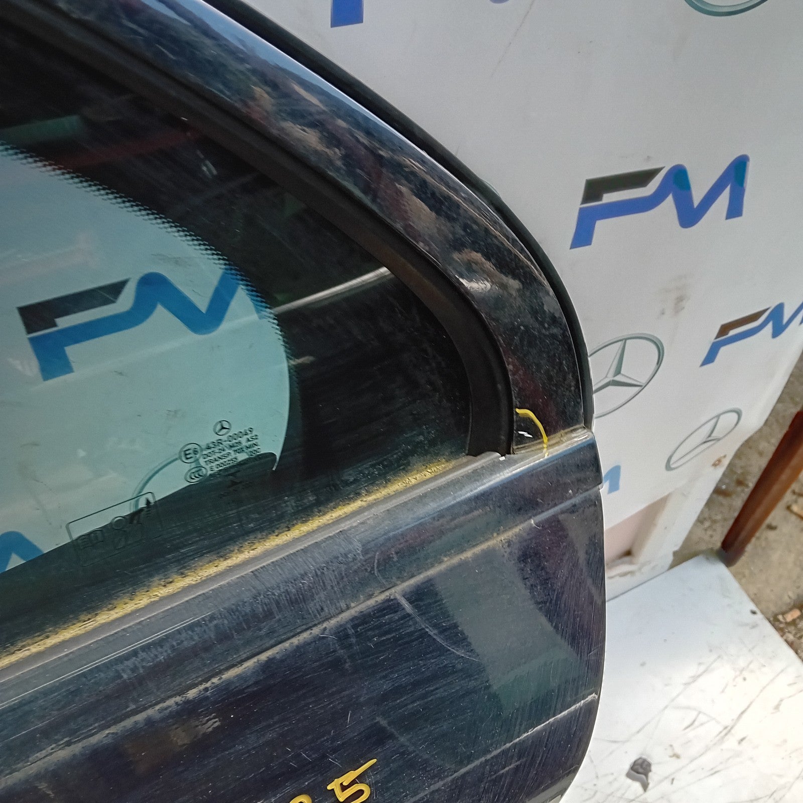 MERCEDES C-CLASS W205 SLN PASSENGER REAR DOOR NSR BLACK 2014 ON COMPLETE FMD425