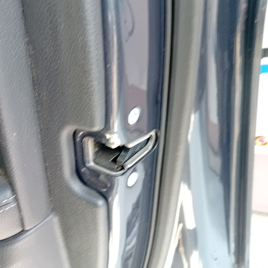 MERCEDES BENZ  C-CLASS W2O5 DRIVER SIDE FRONT DOOR O/S/F COMPLETE GREY FMD107