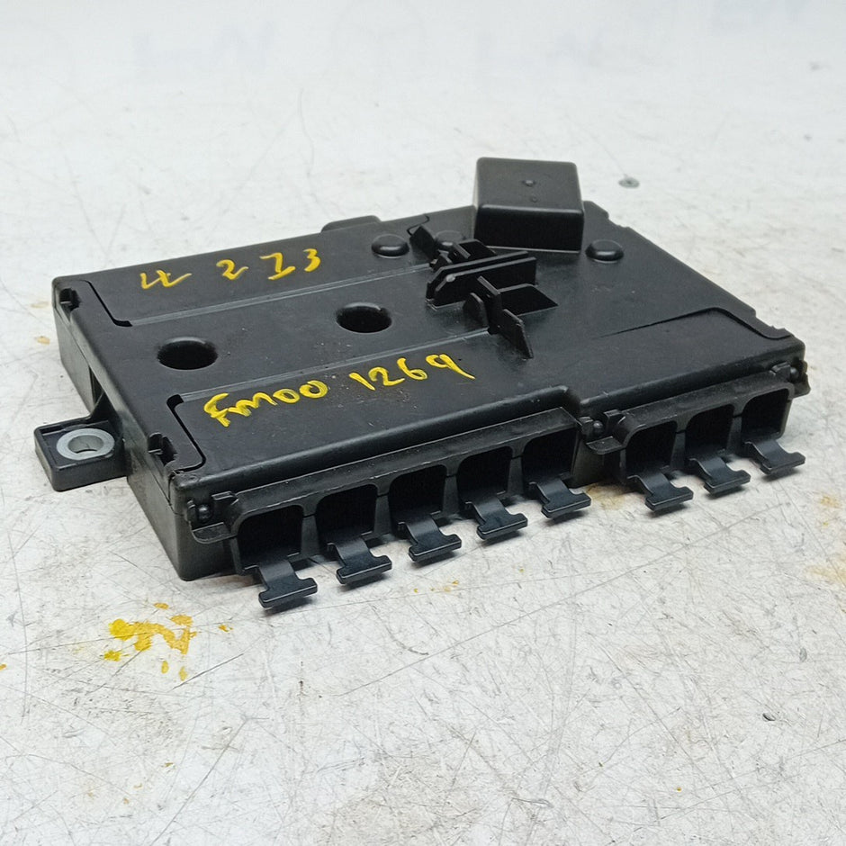 MERCEDES BENZ  E-CLASS  W213 FUSE RELAY JUNCTION BOX  A2135406200  FM001269