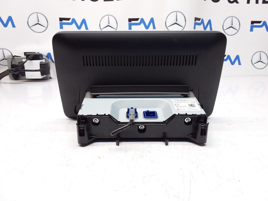 MERCEDES C-CLASS W205 2016 SAT NAV MULTIMEDIA SCREEN A2059002211 FM00659