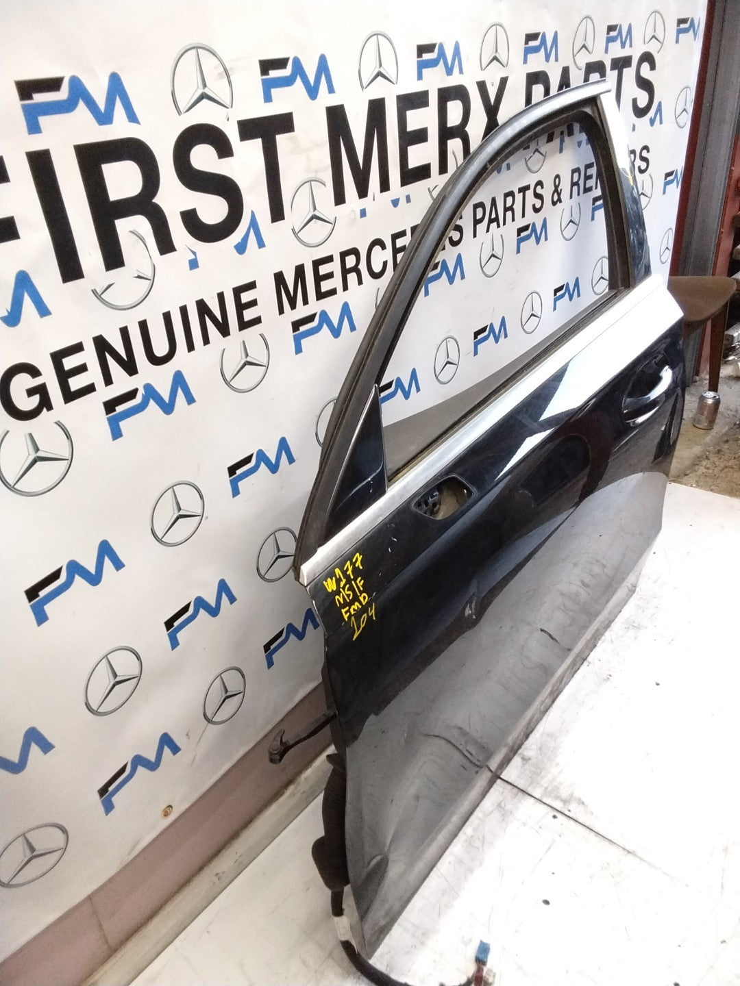 MERCEDES A-CLASS W177 PASSENGER SIDE FRONT DOOR N/S/F COMPLETE BLACK FMD104