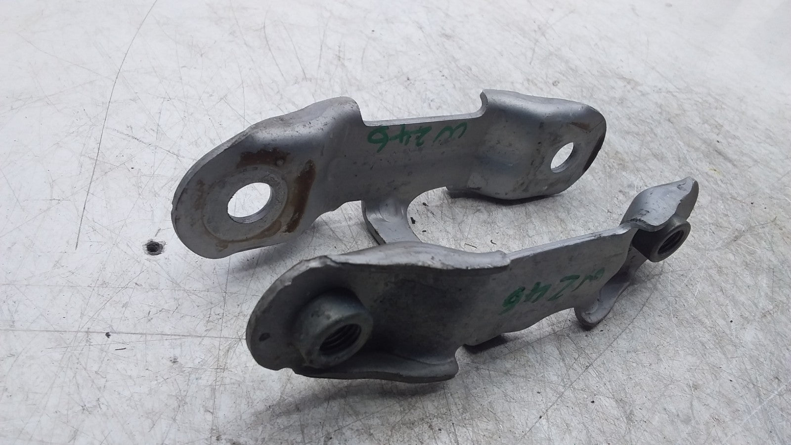 MERCEDES BENZ B-CLASS W246 ENGINE MOUNT BRACKET A2462400809 FMR451