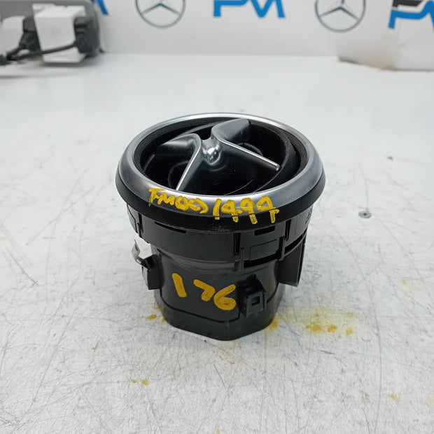 MERCEDES BENZ A-CLASS W176 DASHBOARD AIR VENT 2015 A1768300754 FM001494