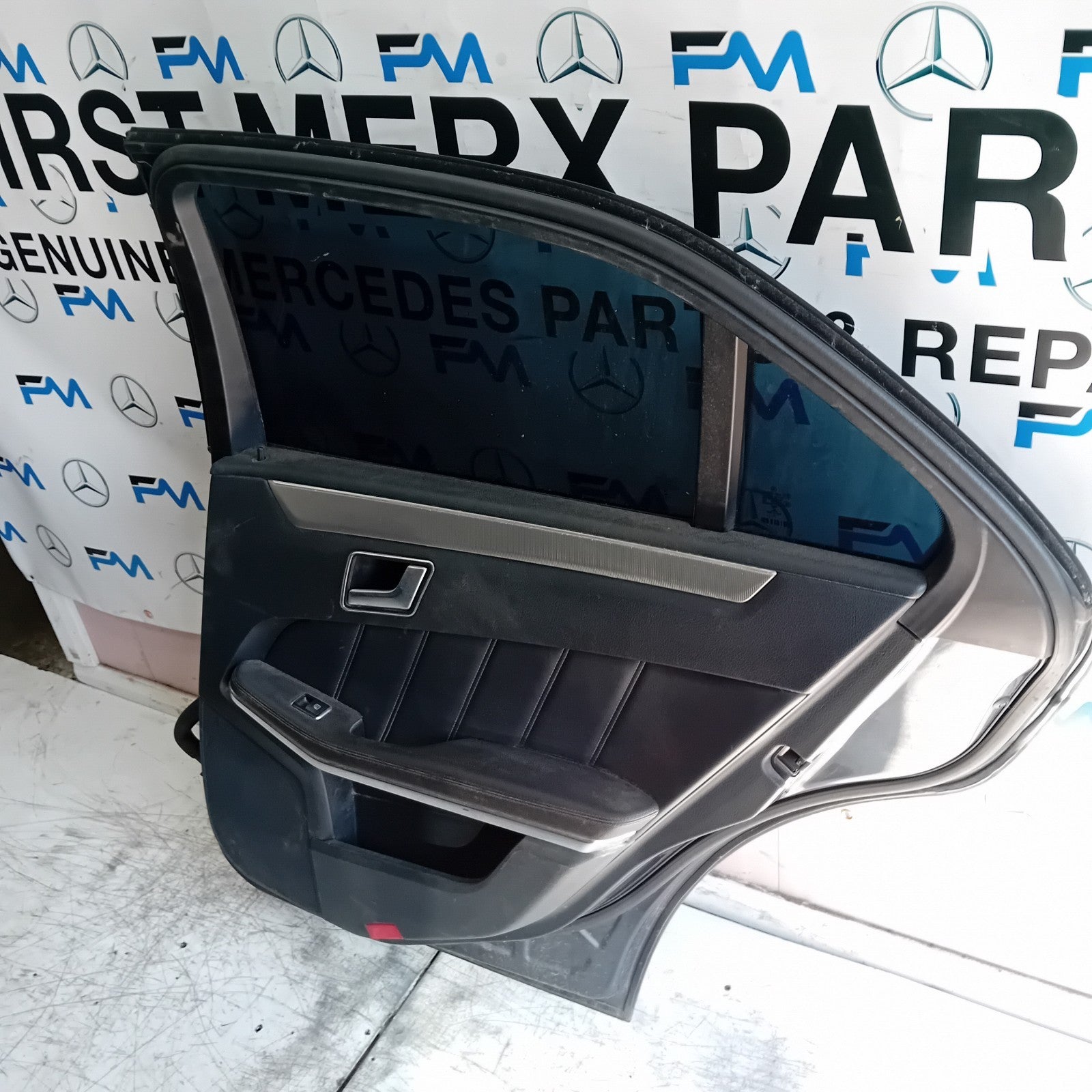 MERCEDES BENZ  E-CLASS W212 DRIVER REAR DOOR OSR  2014 GREY COMPLETE FMD486
