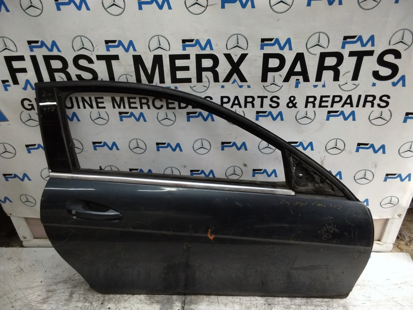 MERCEDES BENZ  C-CLASS W204 SLN DRIVER FRONT DOOR OSF GREY 2008-14 FMD557