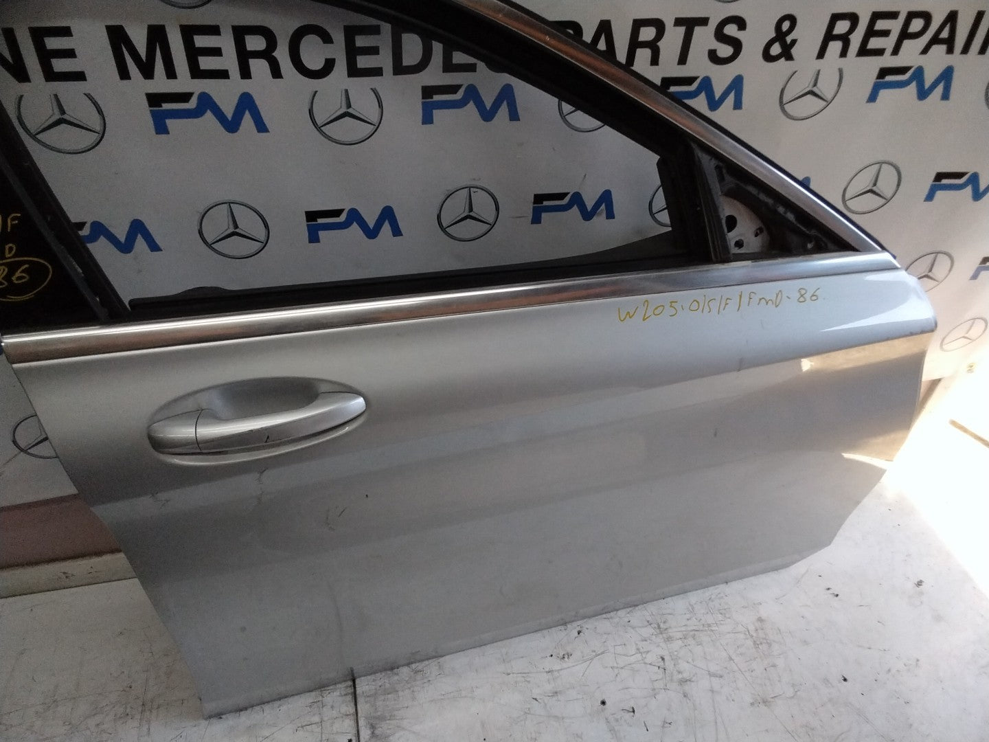 MERCEDES BENZ C-CLASS W205 DRIVER SIDE FRONT DOOR O/S/F  SILVER FMD86