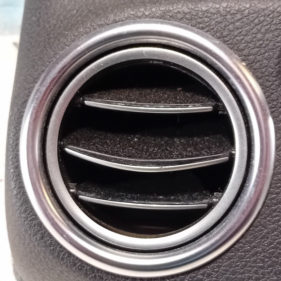2016 MERCEDES C CLASS A205 W205 AMG REAR CENTRE CONSOLE AIR VENTS A2058300501