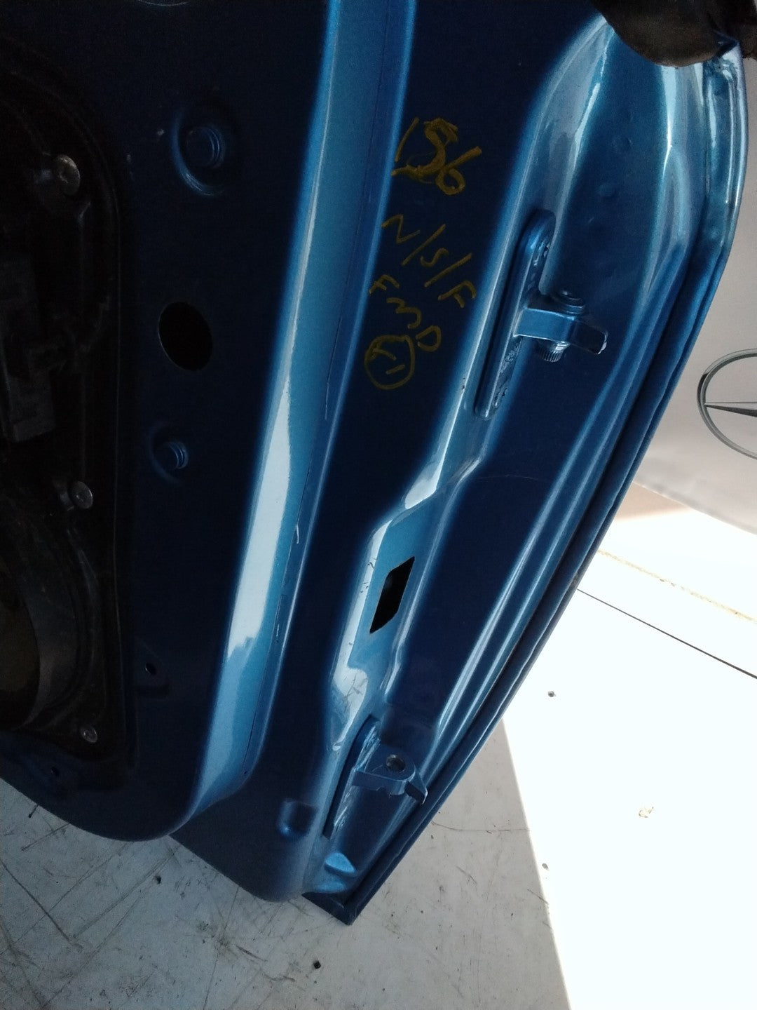 MERCEDES BENZ GLA W156 PASSENGER SIDE FRONT DOOR N/S/F GREY & BLUE FMD81