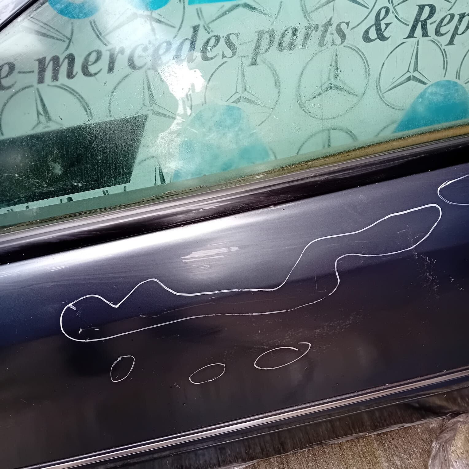 MERCEDES BENZ CLC C-CLASS W203 PASSENGER SIDE FRONT DOOR ( NEAR SIDE FRONT )
