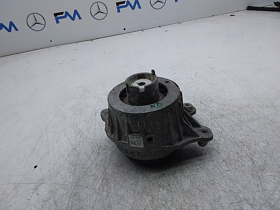 MERCEDES BENZ  C-CLASS  W205  ENGINE MOUNT LEFT NS A2052406617 FMR351