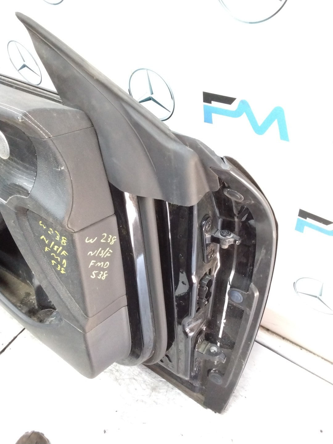 MERCEDES E-CLASS W238  PASSENGER FRONT DOOR NSF BLACK 2017 ONWARDS COMPLT FMD538