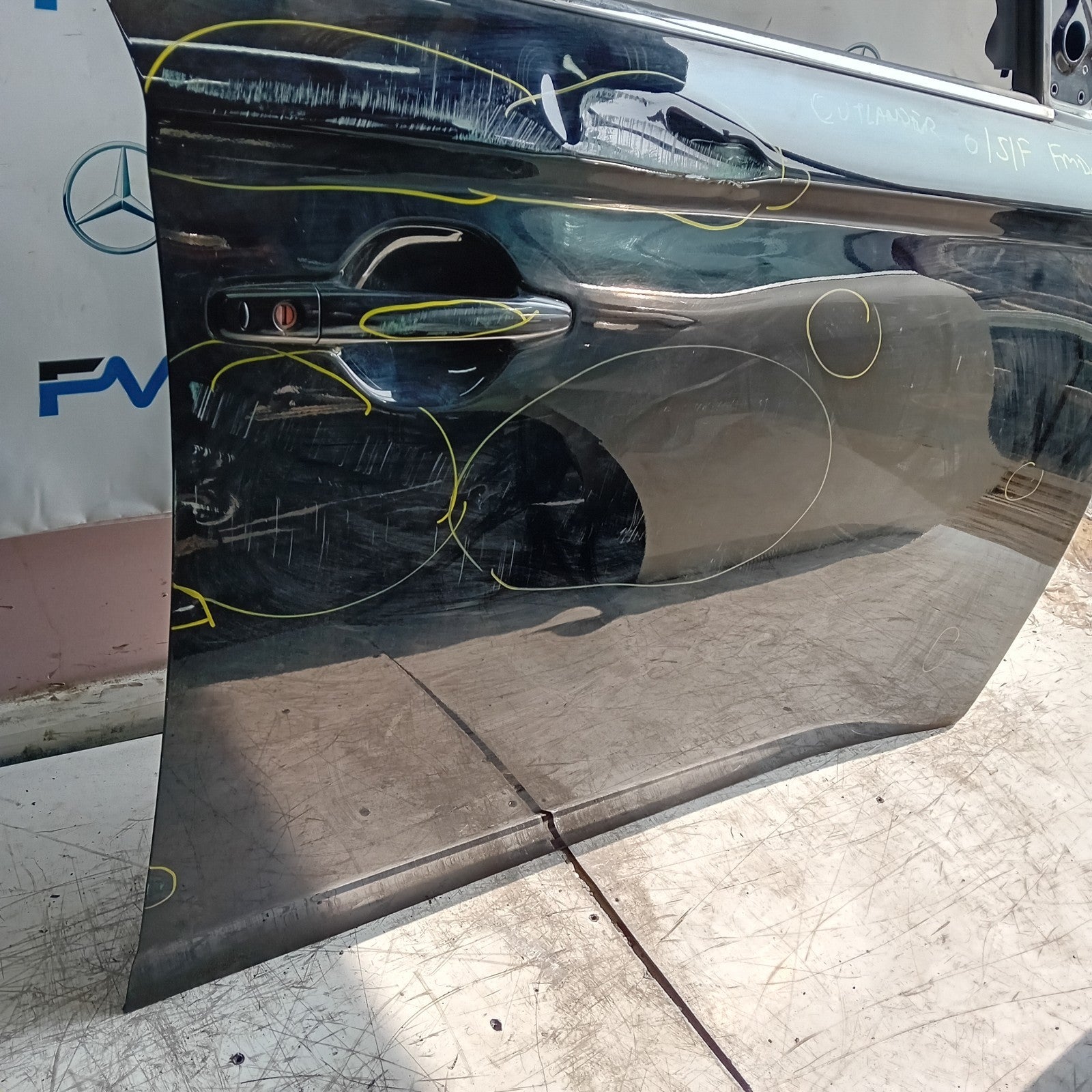 MITSUBISHI OUTLANDER MK3 DRIVER SIDE FRONT DOOF OSF 2013 FMD281