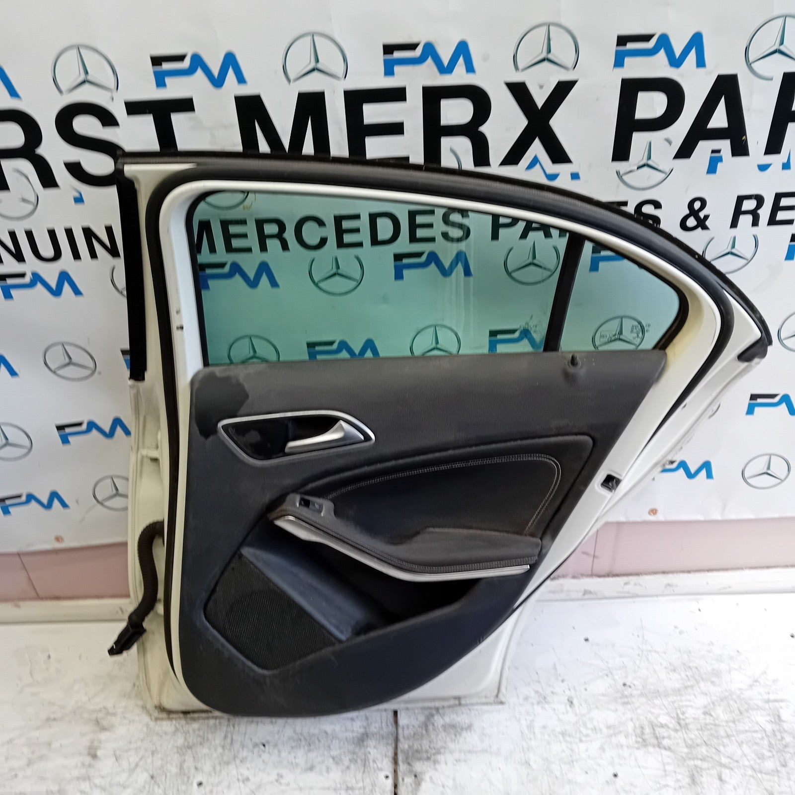 MERCEDES BENZ B-CLASS W246 DRIVER REAR DOOR OSR WHITE 2012-19  COMPLETE FMD203