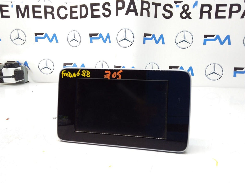 MERCEDES C-CLASS W205 2016 SAT NAV MULTIMEDIA SCREEN A2059009517 FM00688