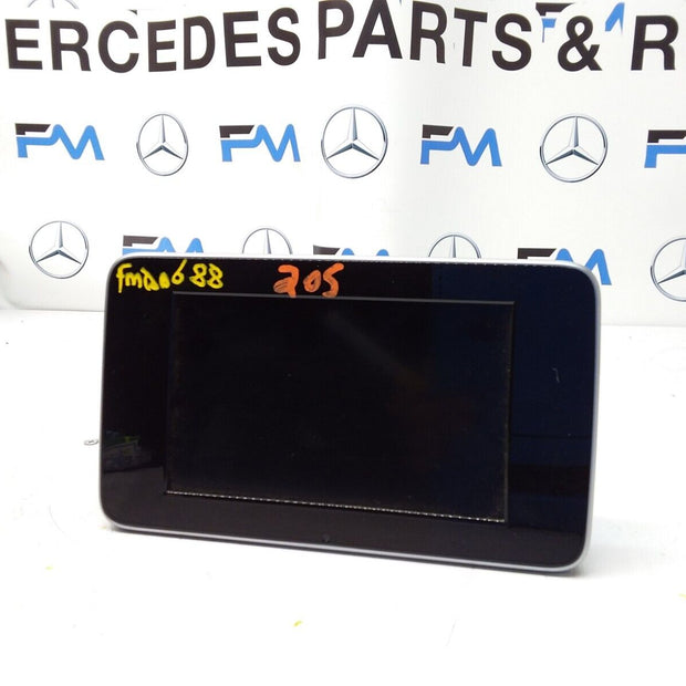 MERCEDES C-CLASS W205 2016 SAT NAV MULTIMEDIA SCREEN A2059009517 FM00688