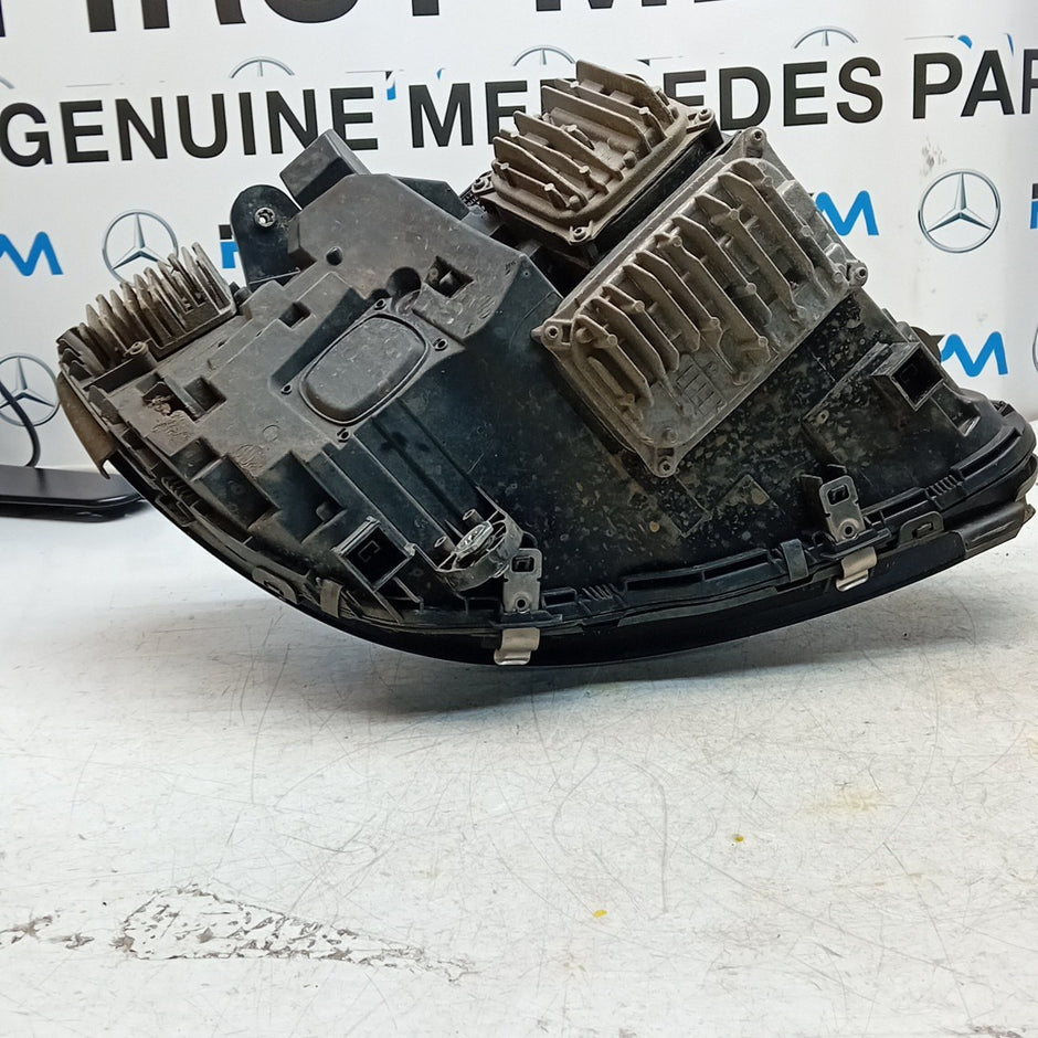 MERCEDES C-CLASS W205 HEADLIGHT PASSENGER NS LEFT A2059060605 INTELLIGENT FMH197