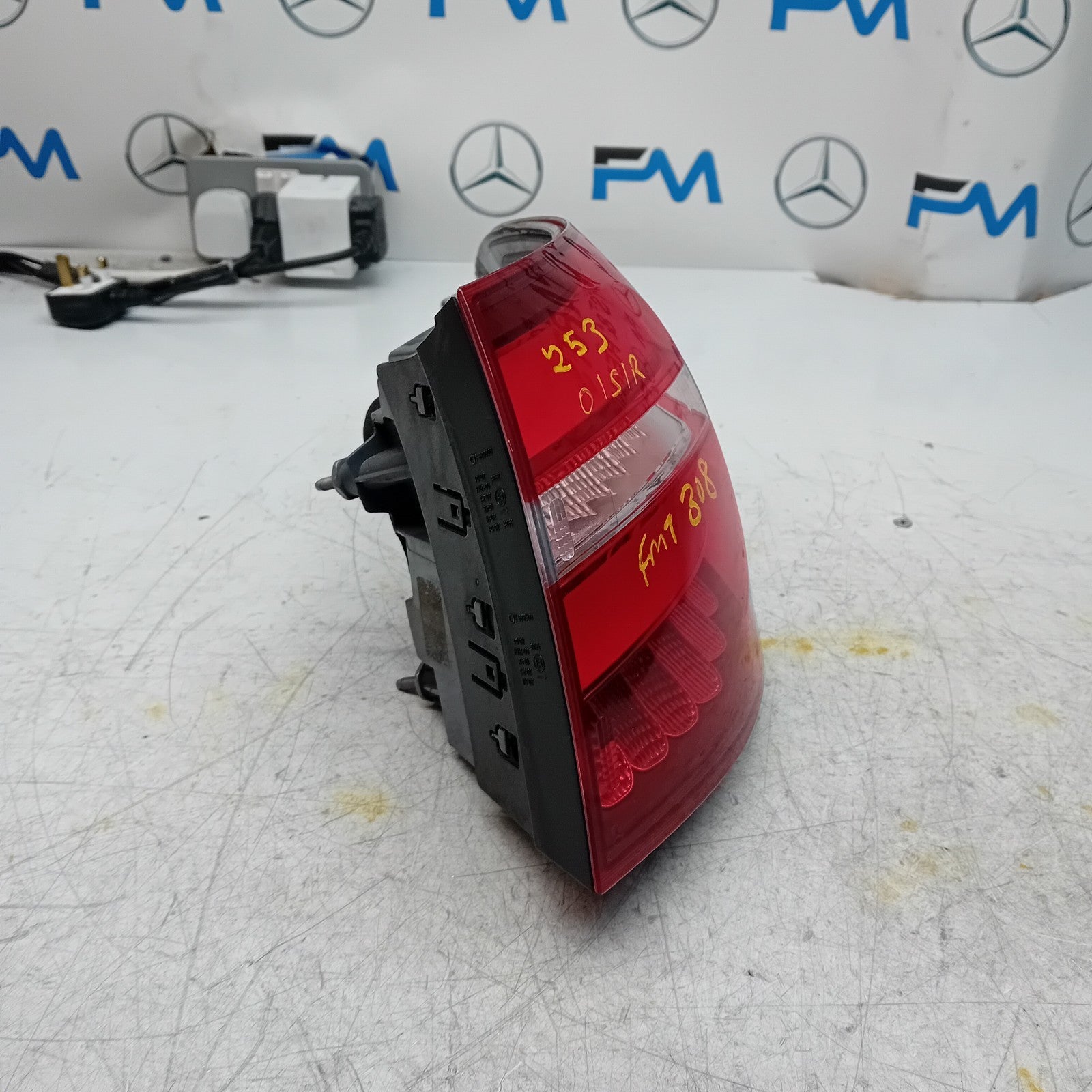 MERCEDES BENZ  GLC W253 DRIVER SIDE RIGHT REAR TAIL LIGHT 2016 FMT308