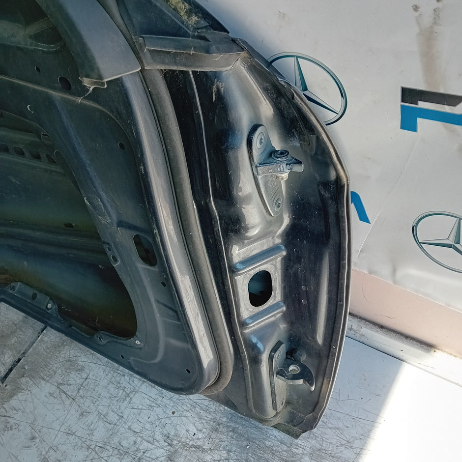 MERCEDES BENZ  E-CLASS W212 PASSENGER FRONT DOOR NSF 2015  GREY FMD522
