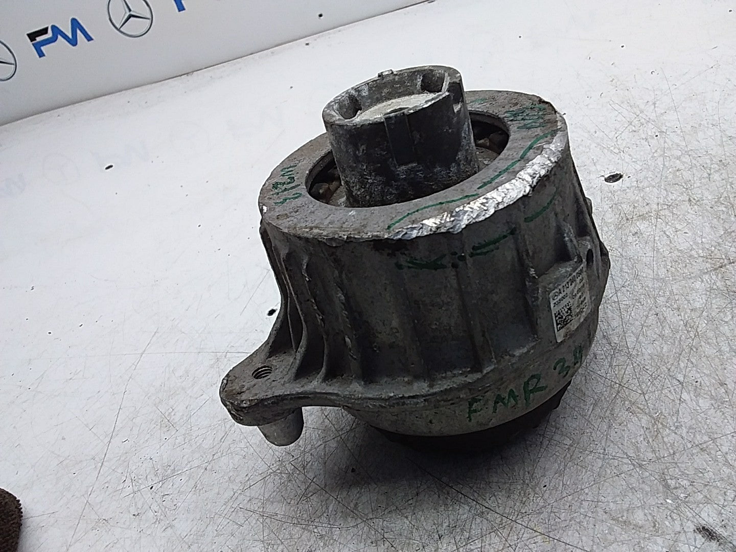 MERCEDES BENZ  E-CLASS  W213  ENGINE MOUNT LEFT NS A2132400500 FMR341