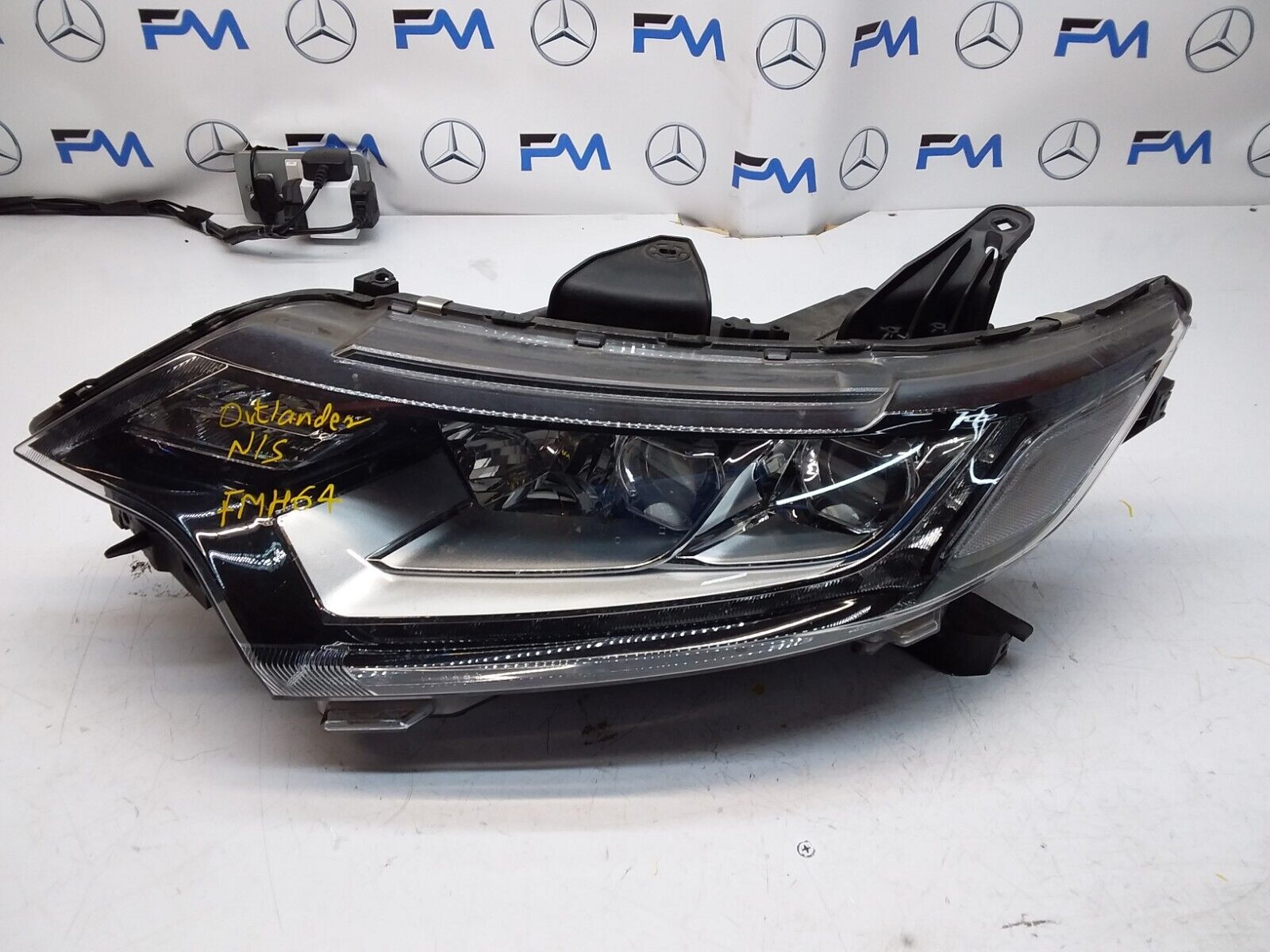 MITSUBISHI OUTLANDER MK3 2015 HEADLIGHT  PASSANGER SIDE LEFT L0094N087W FMH64