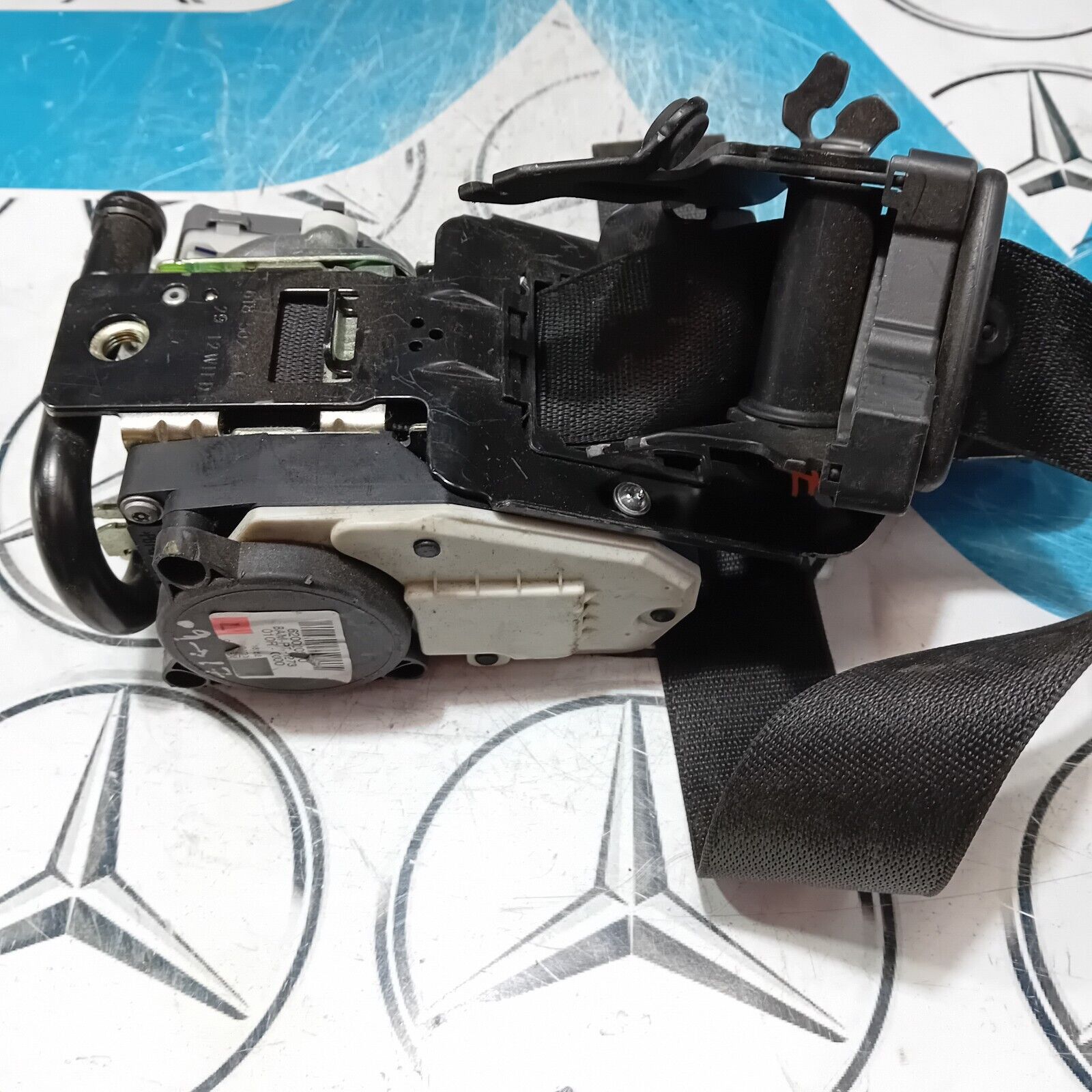 MERCEDES BENZ E CLASS 207 COUPE 2009-2016 FRONT LEFT SEAT BELT A2078603585