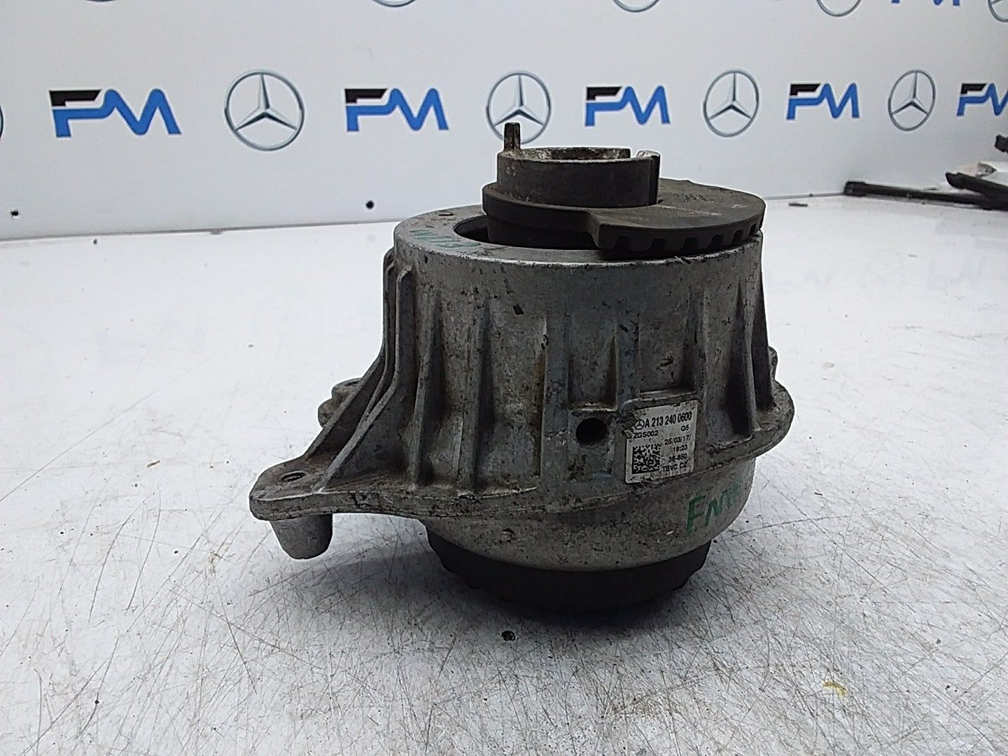 MERCEDES BENZ  E-CLASS W213  ENGINE MOUNT RIGHT OS A2132400600 FMR332