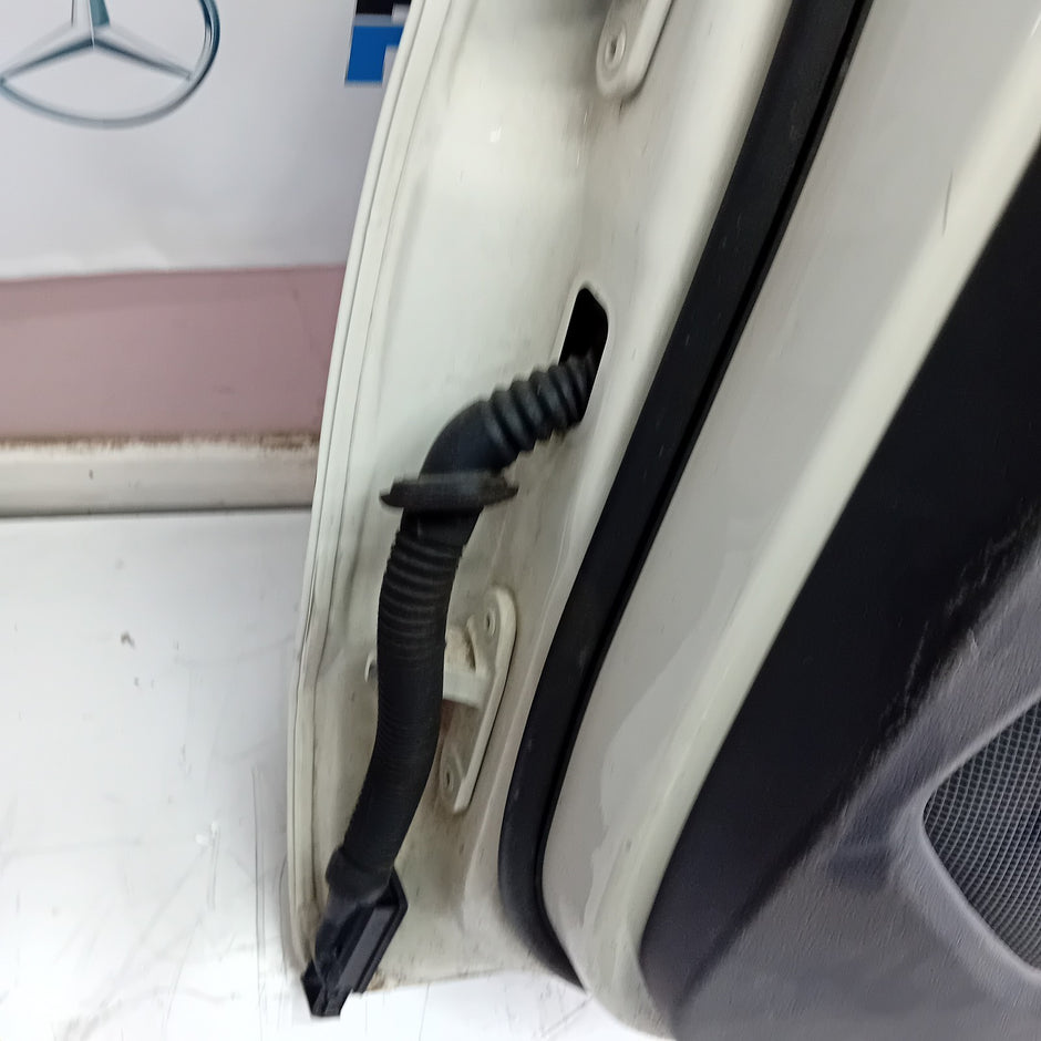 MERCEDES BENZ A-CLASS W176 DRIVER REAR DOOR (OFF SIDE REAR) WHITE FMD26