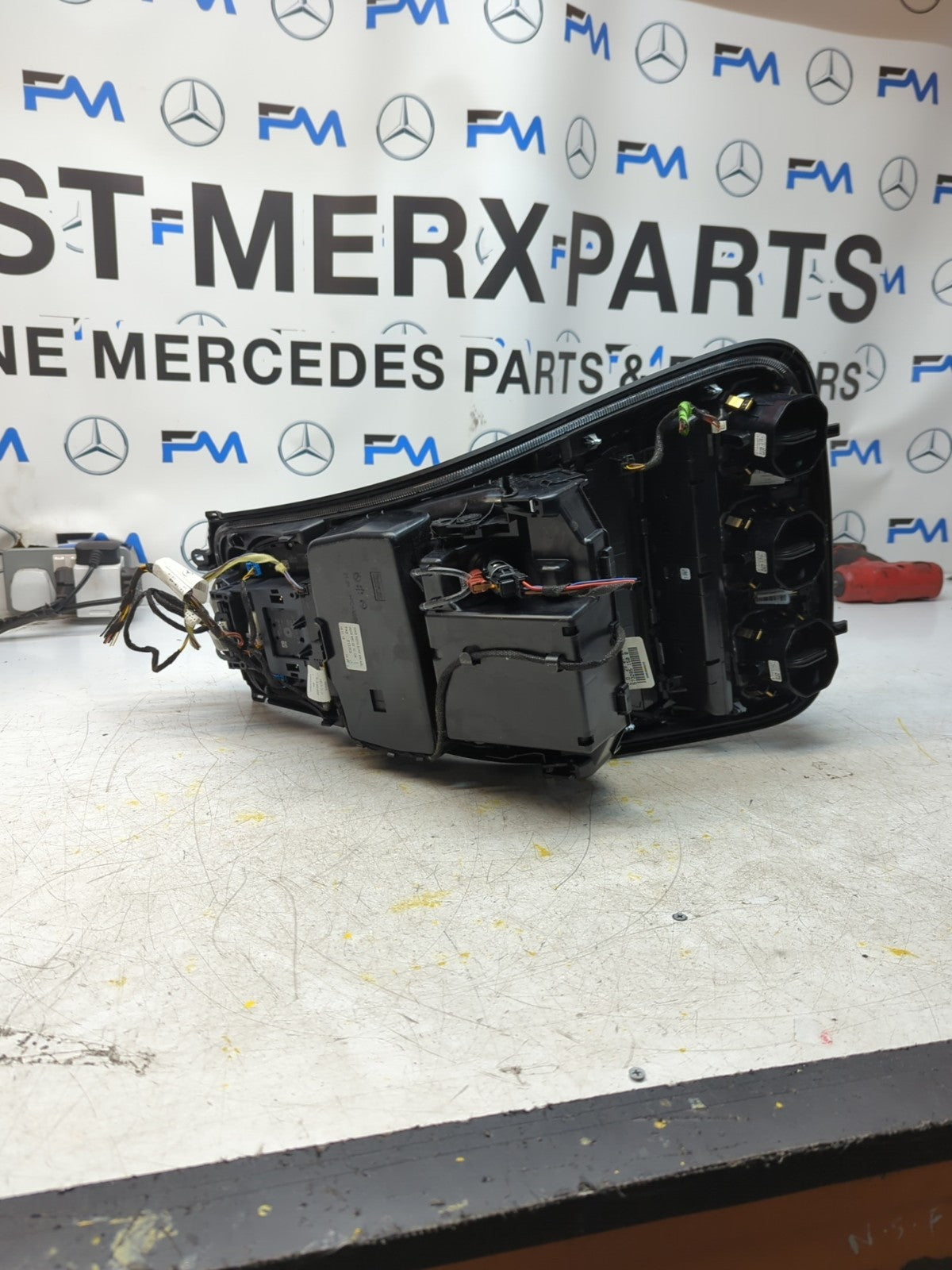  MERCEDES E-CLASS W205 CENTRE CONSOLE + 3 AIR VENT A2054402032 FM001404