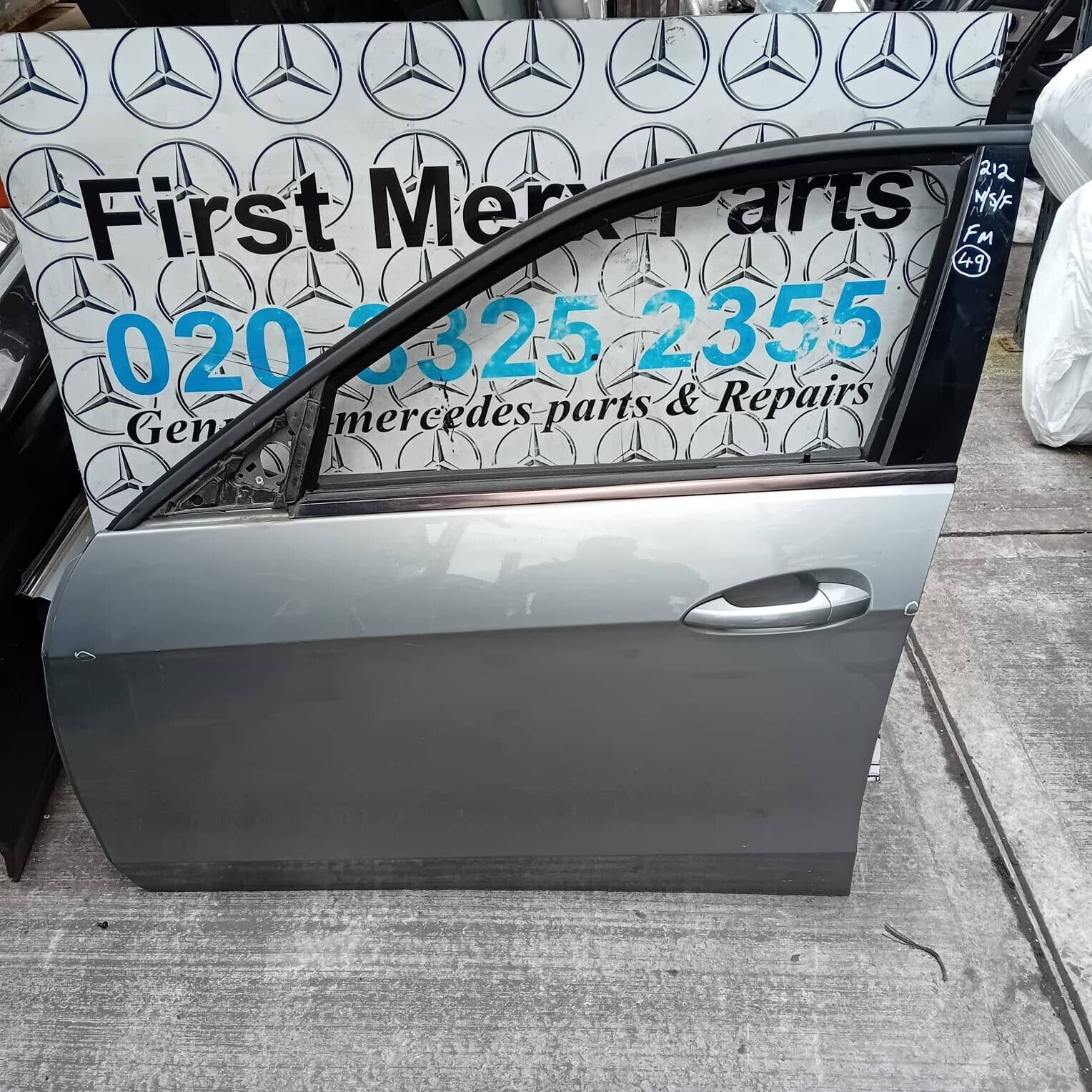MERCEDES BENZ E-CLASS  W212  PASSENGER SIDE FRONT DOOR ( NEAR SIDE FRONT )