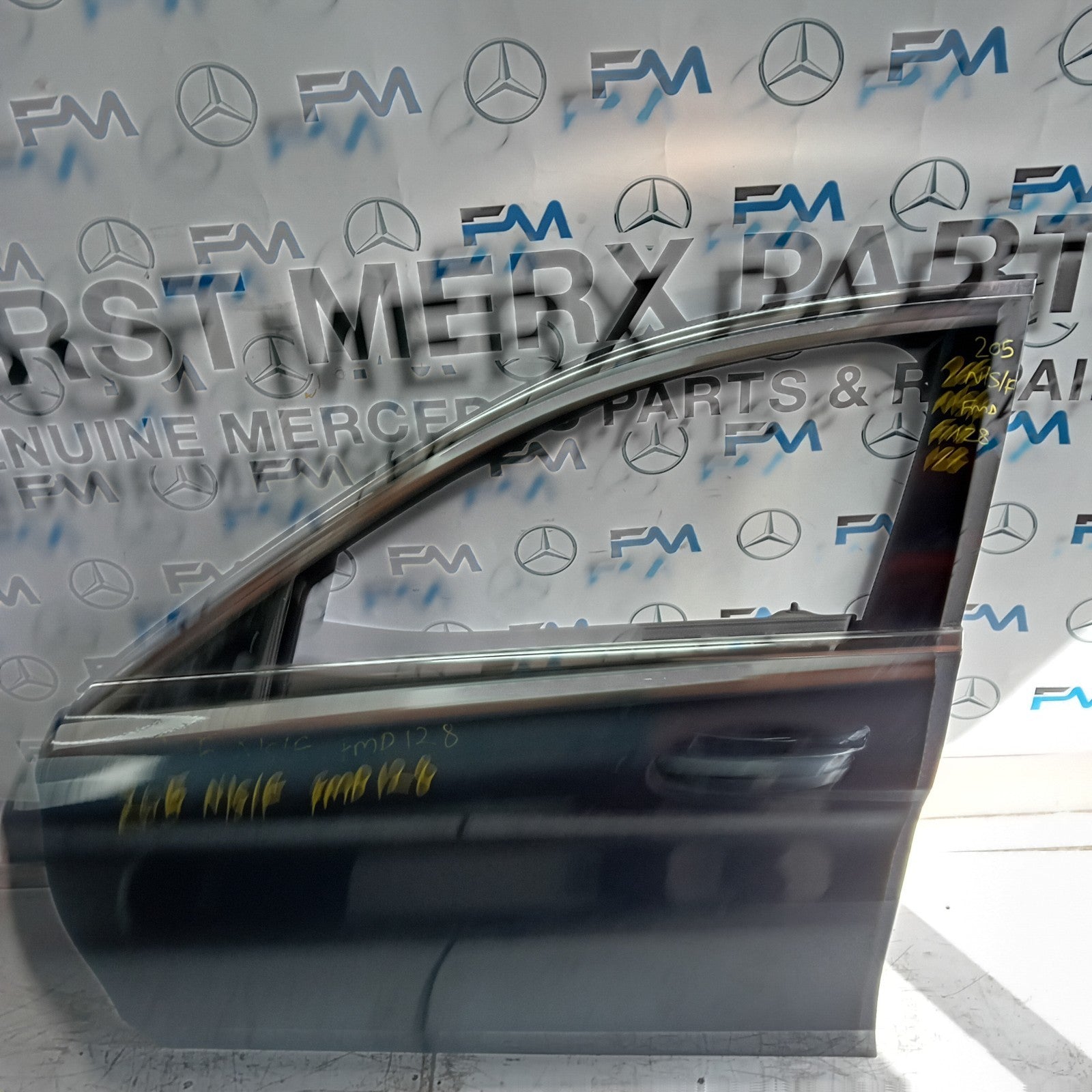 MERCEDES BENZ C-CLASS W205 PASSENGER SIDE FRONT DOOR N/S/F COMPLETE FMD128