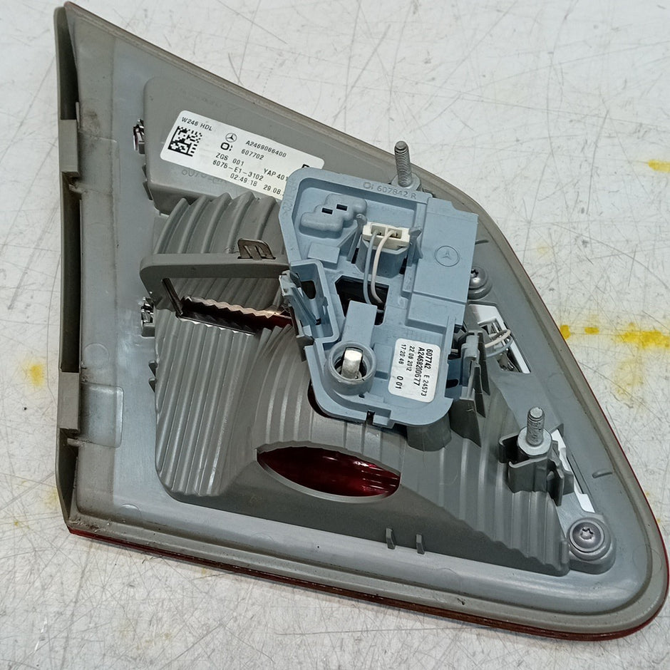 MERCEDES B-CLASS W246 DRIVER RIGHT INNER REAR TAIL LIGHT A2469066400 2012 FMT292