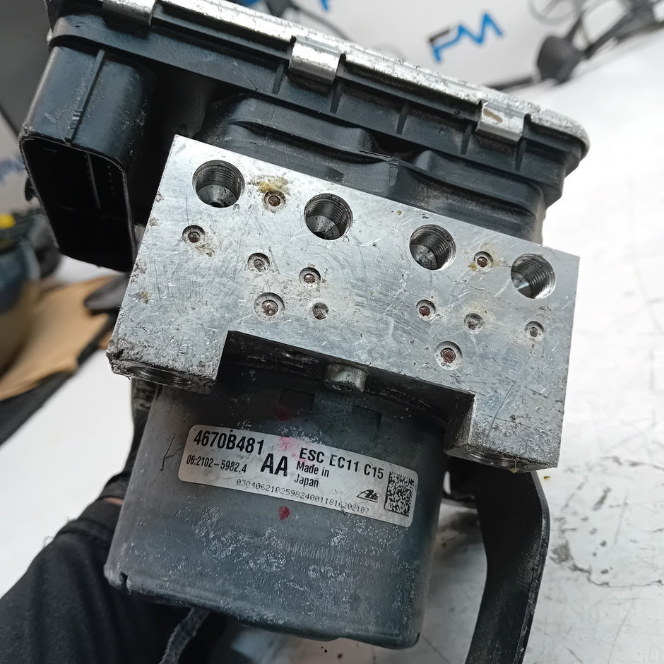 MITSUBISHI OUTLANDER MK3 ABS PUMP 2013 4670B481 FM001465