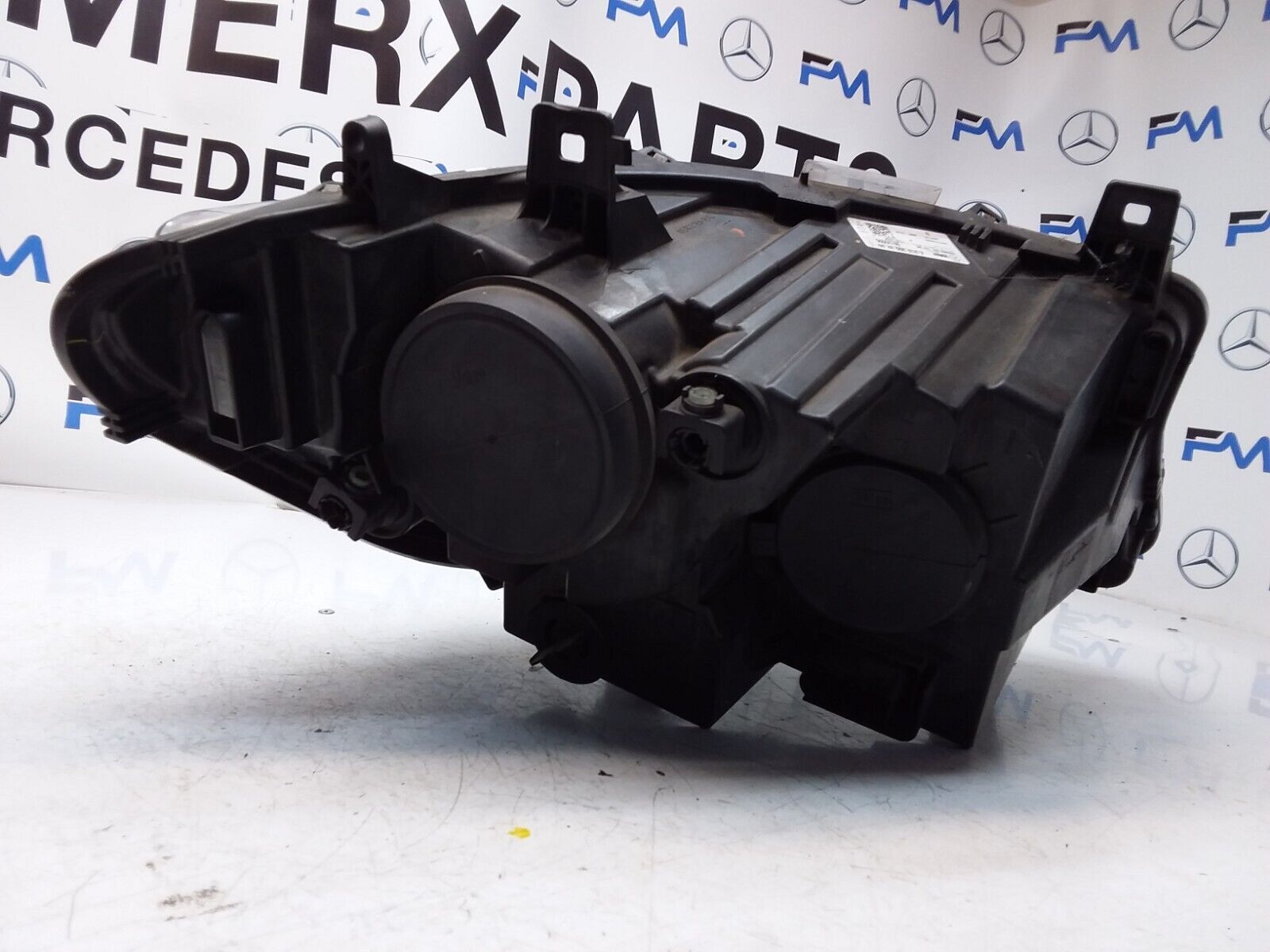 2018 MERCEDES VS30 W910 HEADLIGHT PASSENGER NS A9109060200 FMH111