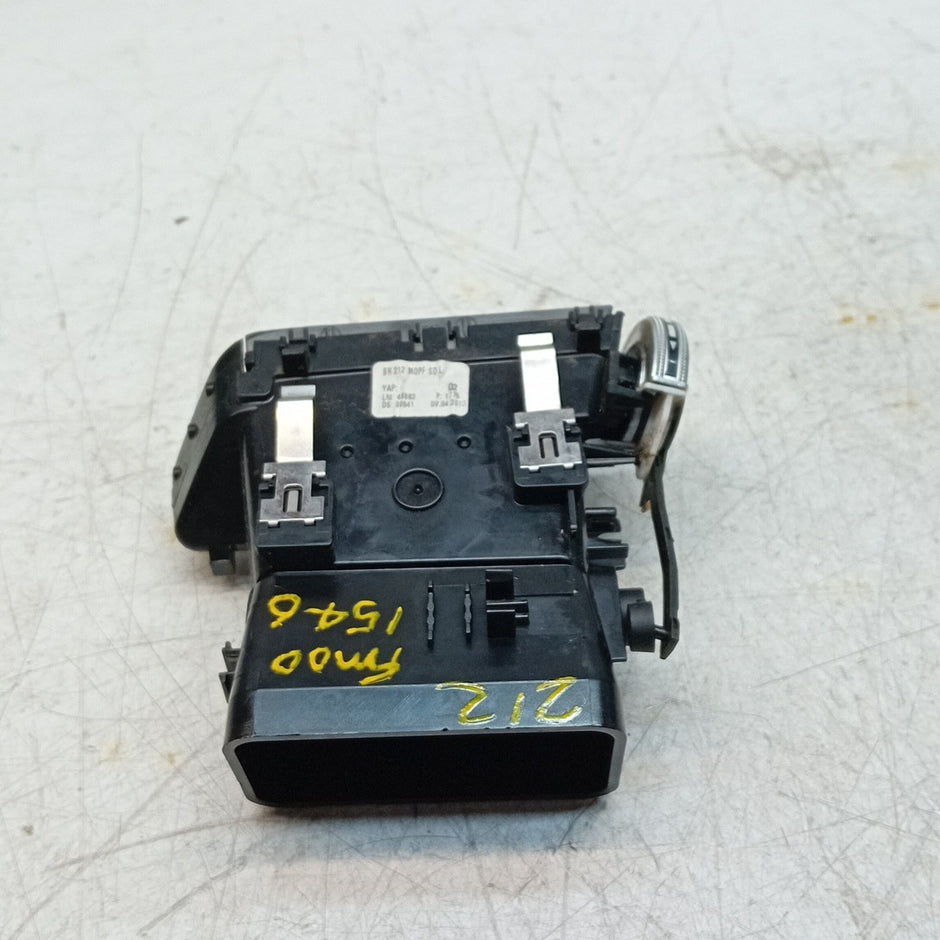 MERCEDES BENZ  E-CLASS W212 DASHBOARD  AIR VENT 2016 A21268303354 FM001546