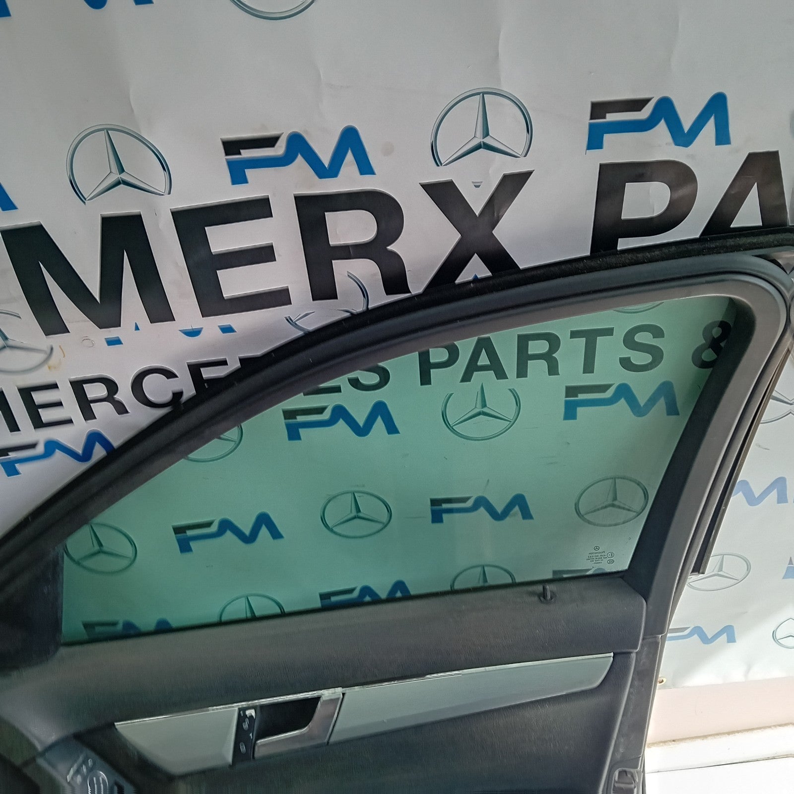MERCEDES BENZ C-CLASS W204 DRIVER SIDE FRONT DOOR O/S/F BLACK FMD125