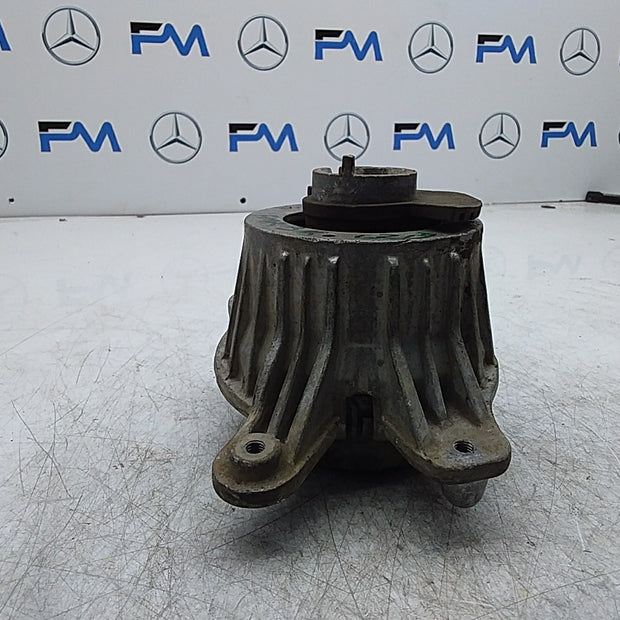 MERCEDES BENZ  E-CLASS W213  ENGINE MOUNT RIGHT A2132400600 FMR316