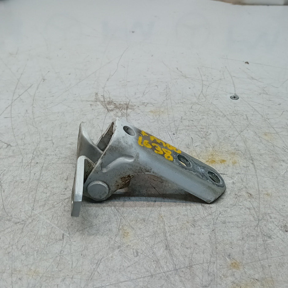 MITSUBISHI OUTLANDER MK3  FRONT DOOR HINGE PANEL A521 A046834 FM001638