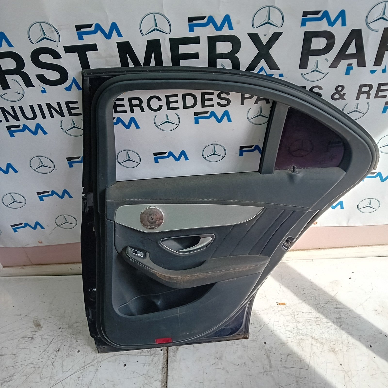 MERCEDES BENZ  C-CLASS W2O5 DRIVER SIDE REAR DOOR O/S/R COMPLETE BLUE FMD109
