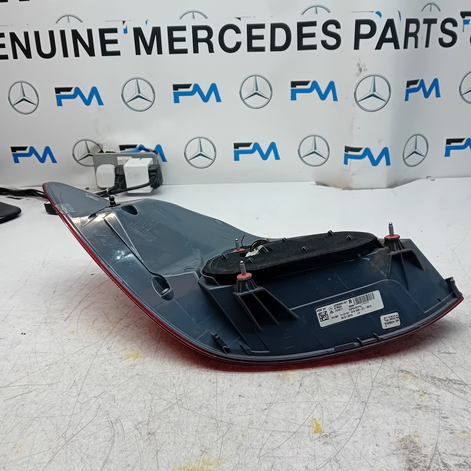 MERCEDES C-CLASS W205 DRIVER SIDE RIGHT REAR TAIL LIGHT 2014 A2059061457 FMT310