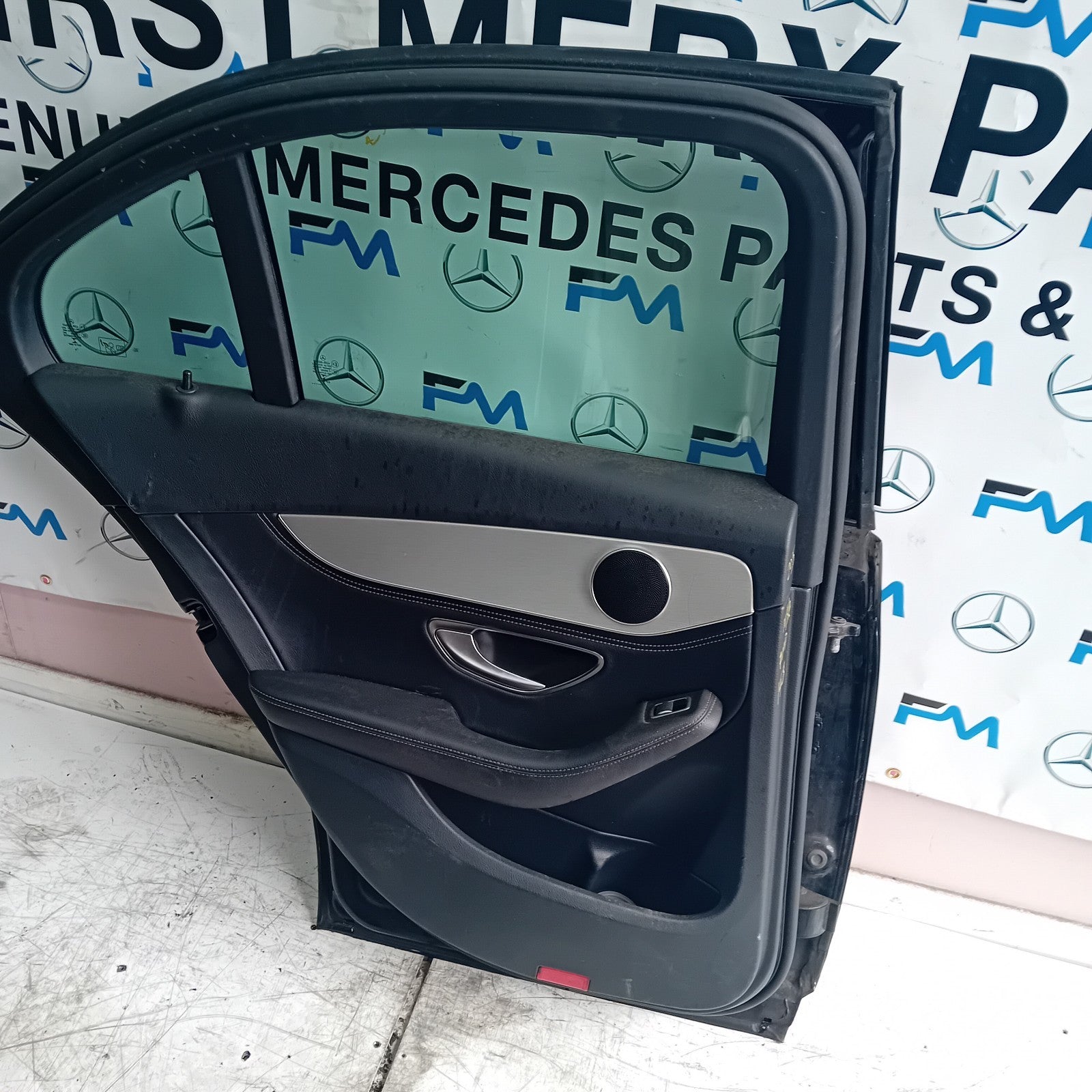 MERCEDES BENZ C-CLASS W205 PASSENGER SIDE REAR DOOR N/S/R BLACK  COMPLETE FMD148