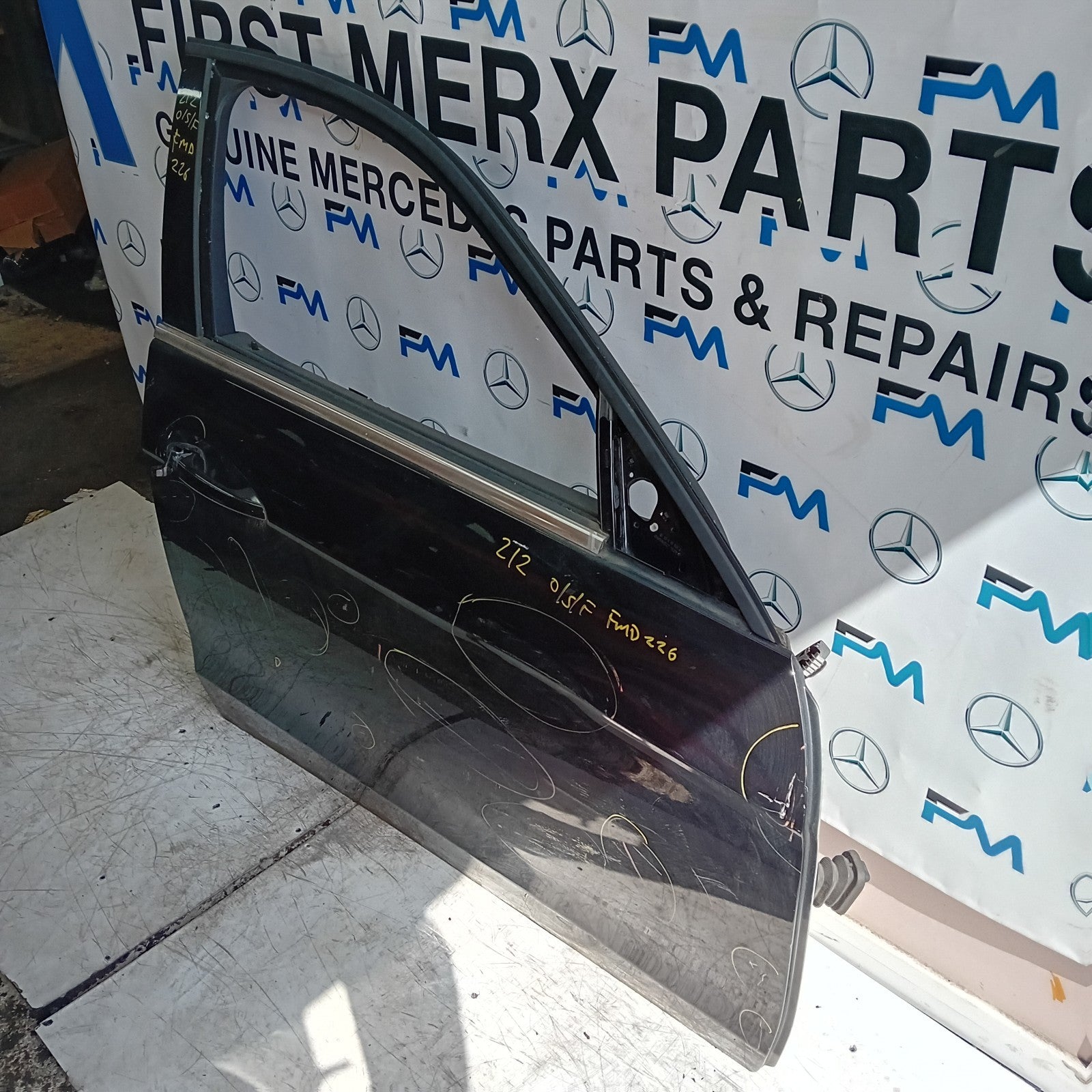 MERCEDES BENZ E-CLASS W212 DRIVER FRONT DOOR OSF BLACK 2009-16 COMPLETE FMD226