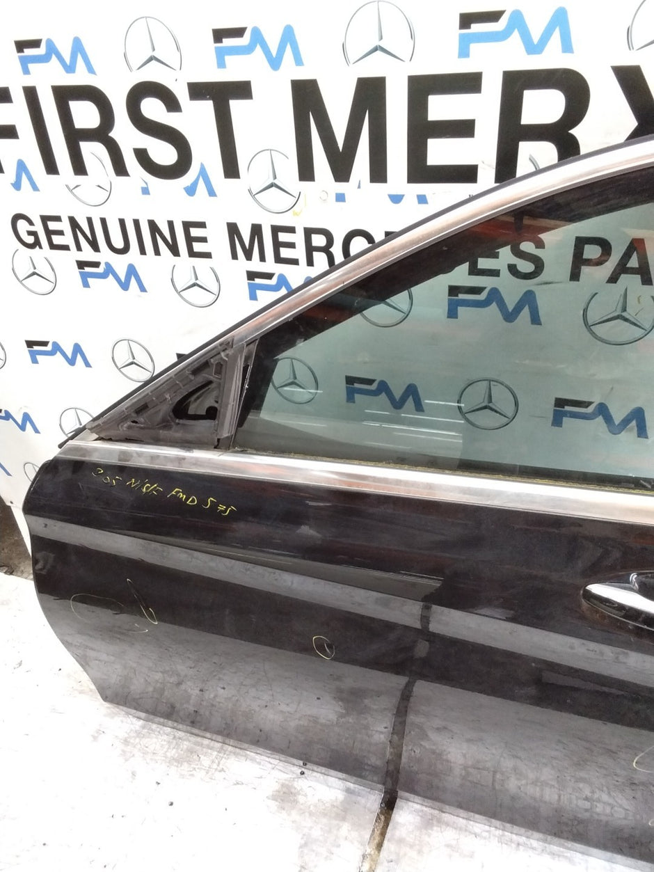 MERCEDES C-CLS W205 SLN PASSENGER FRONTDOOR NSF BLACK 2014-2021 COMPLETE FMD575