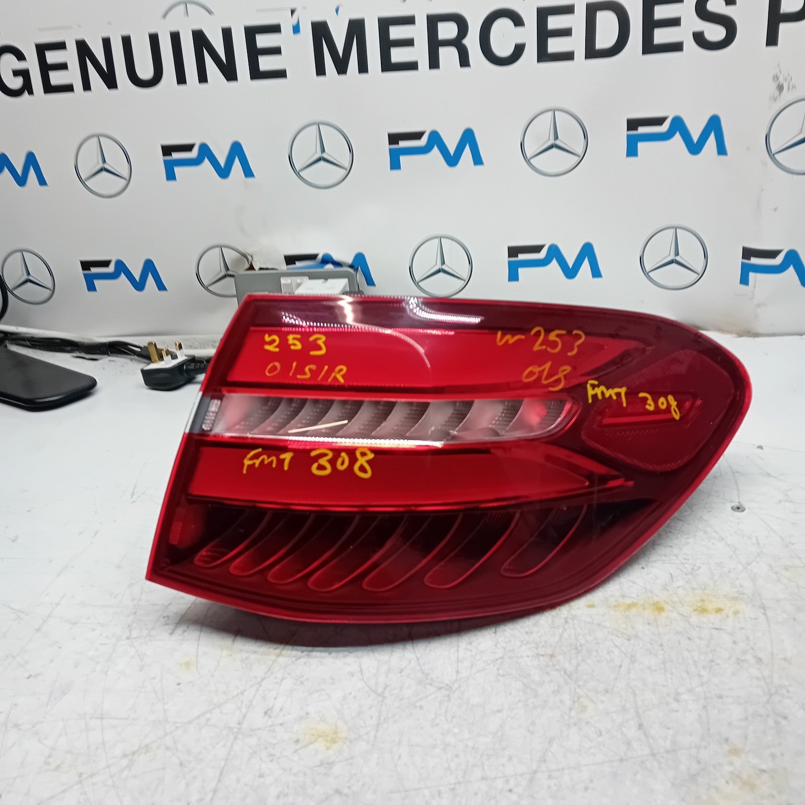 MERCEDES BENZ  GLC W253 DRIVER SIDE RIGHT REAR TAIL LIGHT 2016 FMT308