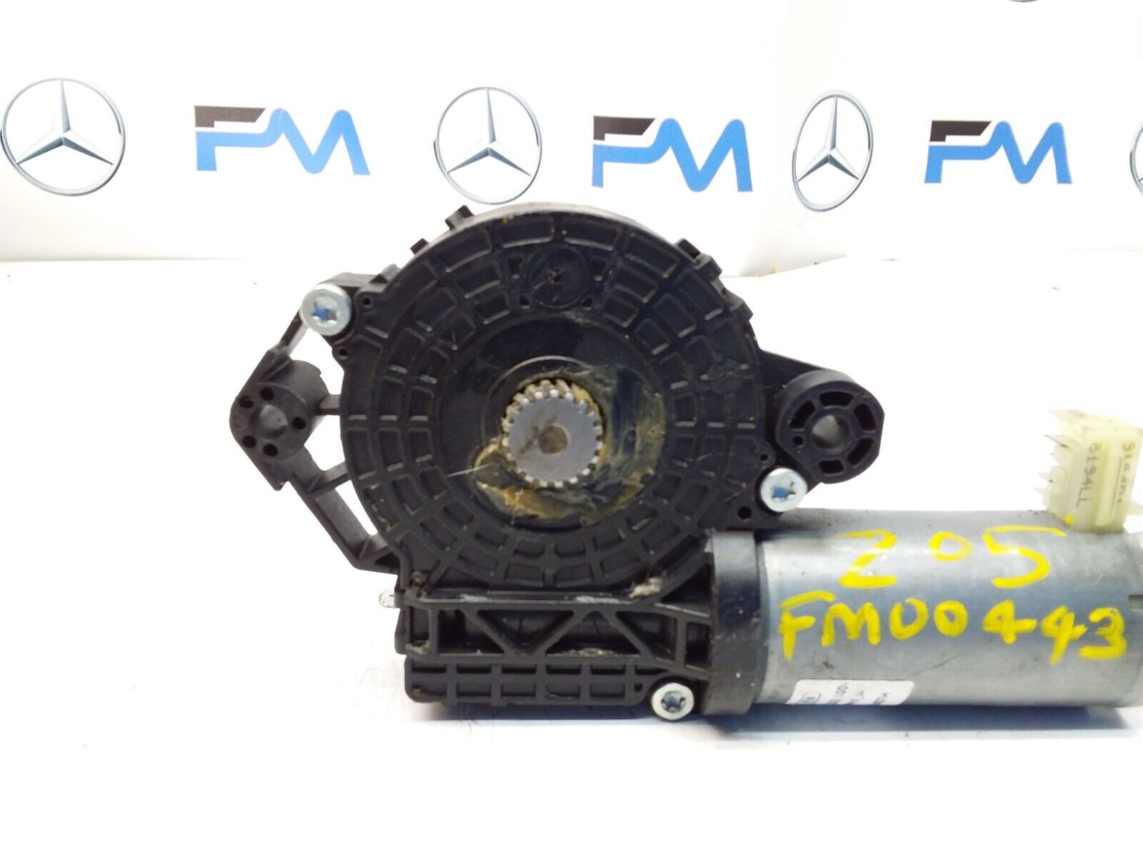 Mercedes C-CLASS W205 2018 Sunroof Motor Regulator 0390200100 FM00443